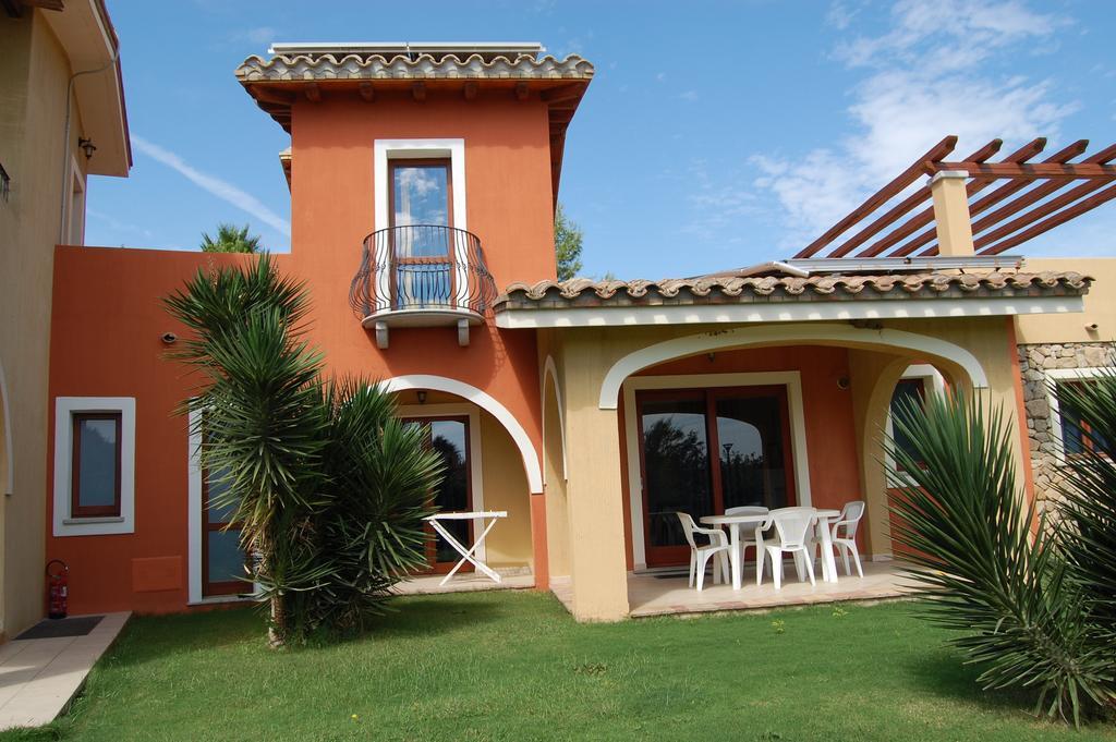 I Lentischi Aparthotel Villasimius Ruang foto