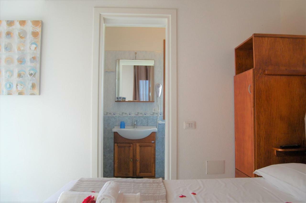 I Lentischi Aparthotel Villasimius Bagian luar foto