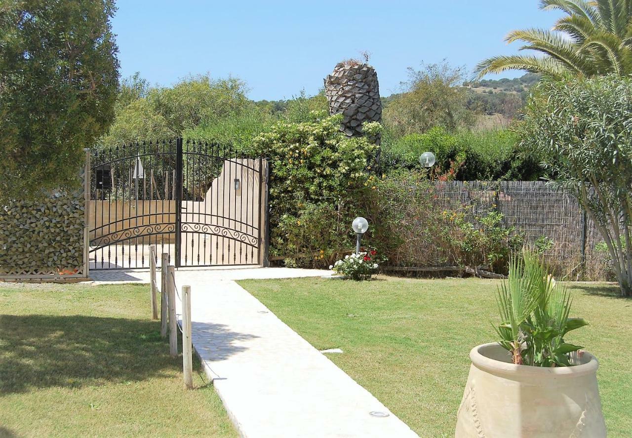 I Lentischi Aparthotel Villasimius Bagian luar foto